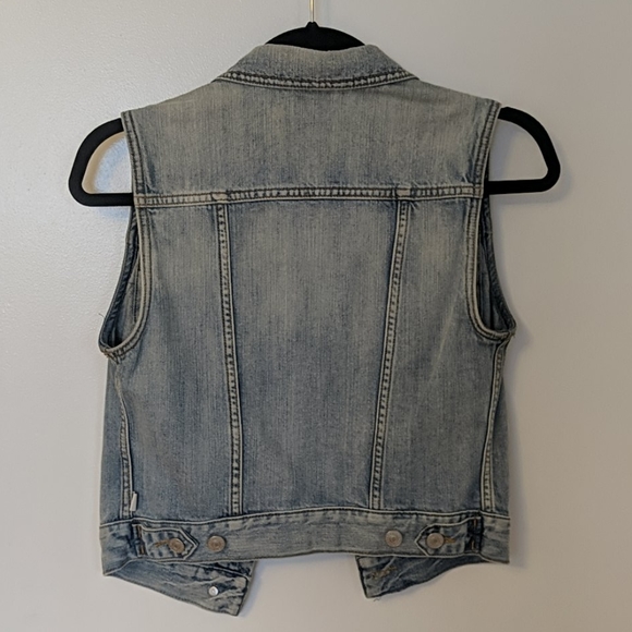 Aritzia Taluka Sz XS Light Wash Jean Vest - Picture 3 of 3